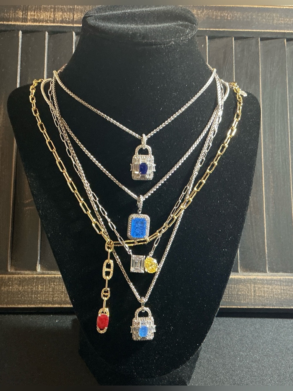 Bomb Party Random Necklace Bundle / lot